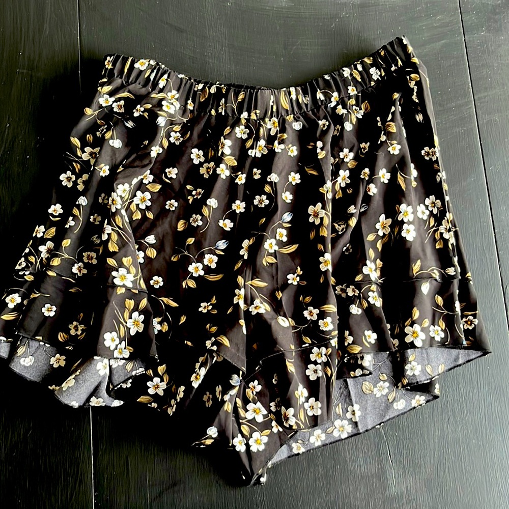 SHEIN Curve - 2XL - Black Floral Skort - Never Worn